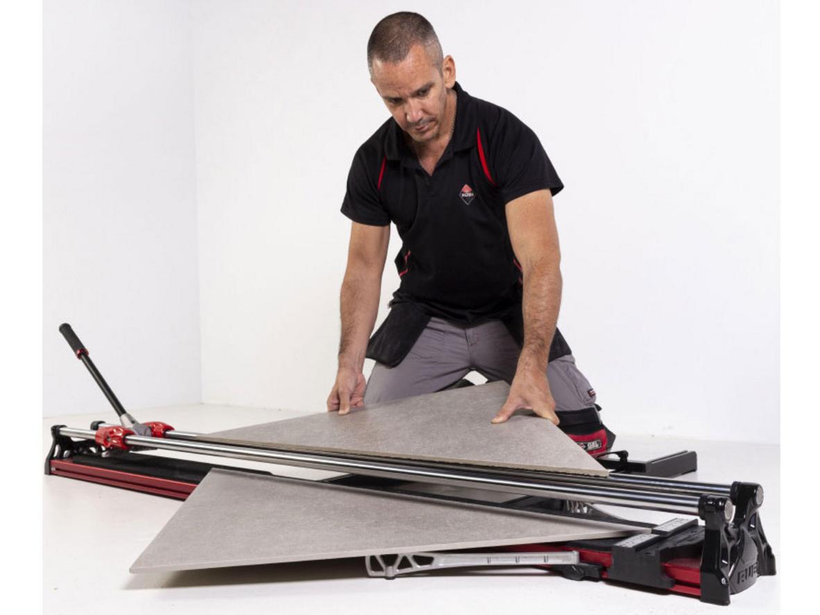 Lực bẩy 900 kg cùng lưỡi Ø22 mm cho đường cắt mượt và bền