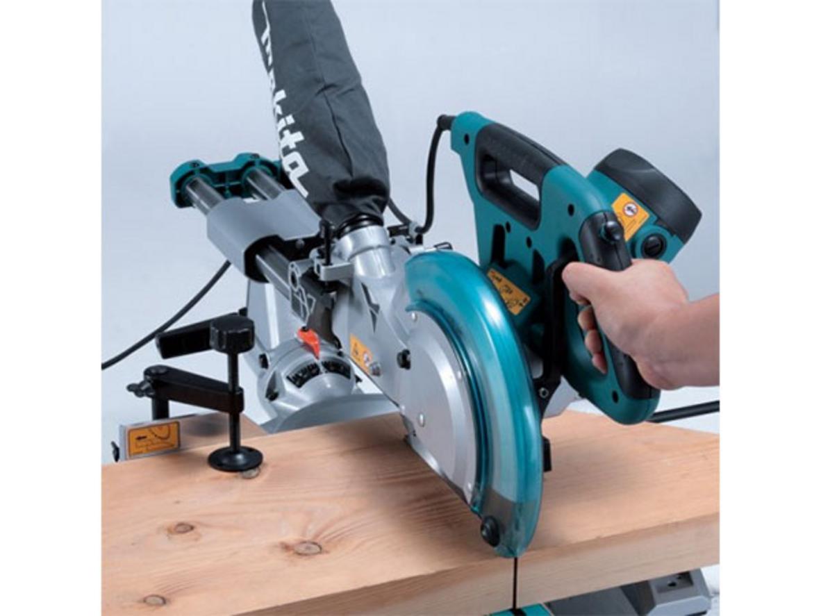 Lưỡi cưa 255–260mm và biên độ cắt của Makita LS1018L