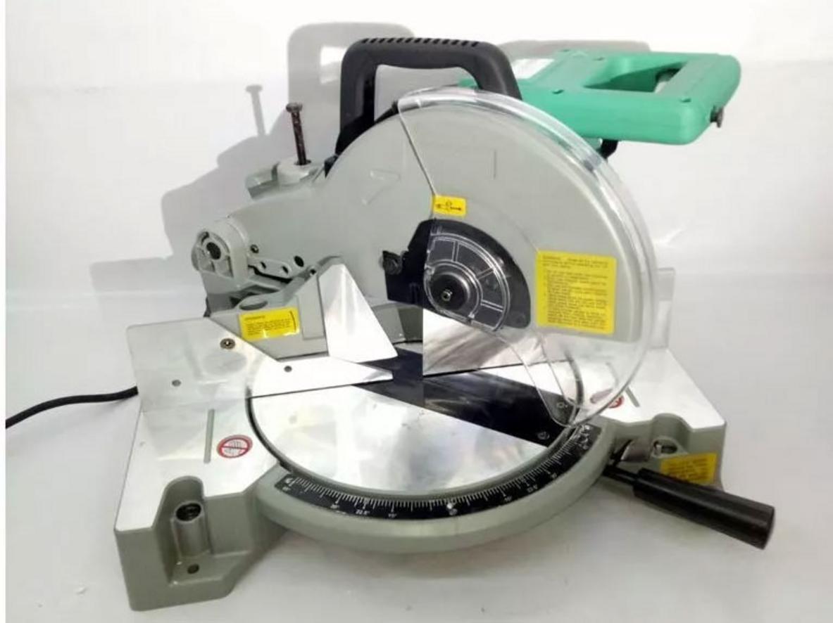 Lưỡi lớn cho vết cắt sâu, phù hợp nhiều vật liệu.