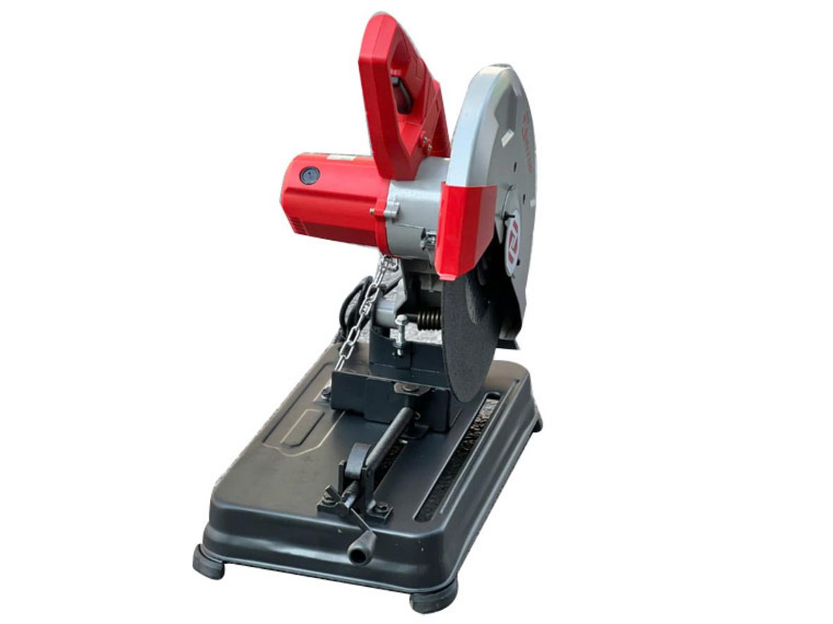 Lưỡi 355mm kết hợp 3.800 vòng/phút cho đường cắt sạch, phù hợp nhiều loại thép