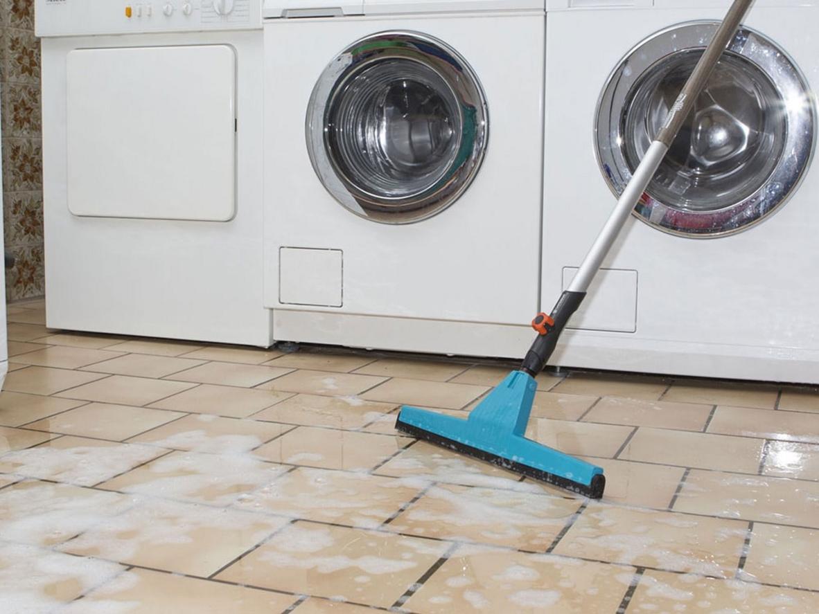 Lưỡi cao su tế bào bám sát bề mặt, gạt sạch nước