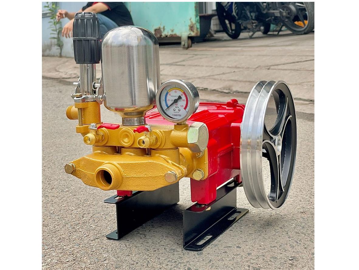 Lưu lượng 25–50 lít/phút, áp lực tới 40 kgf/cm².