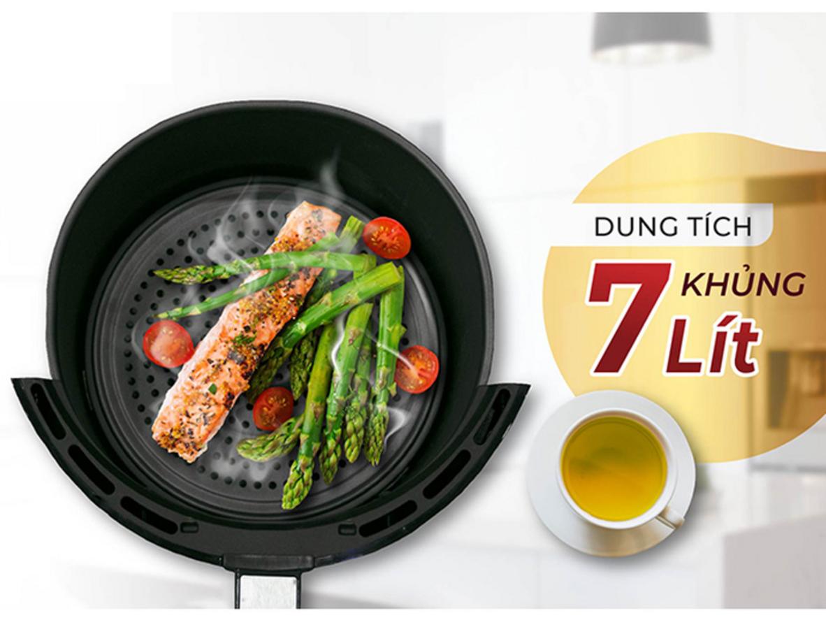 Dung tích 7 lít đủ cho gia đình 4–6 người.