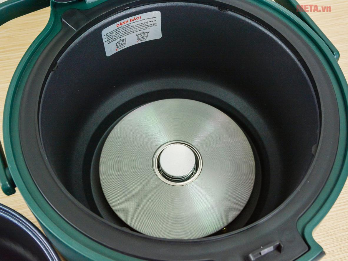 Mâm nhiệt lớn giúp chín đều; rơ-le tự ngắt bảo vệ quá nhiệt
