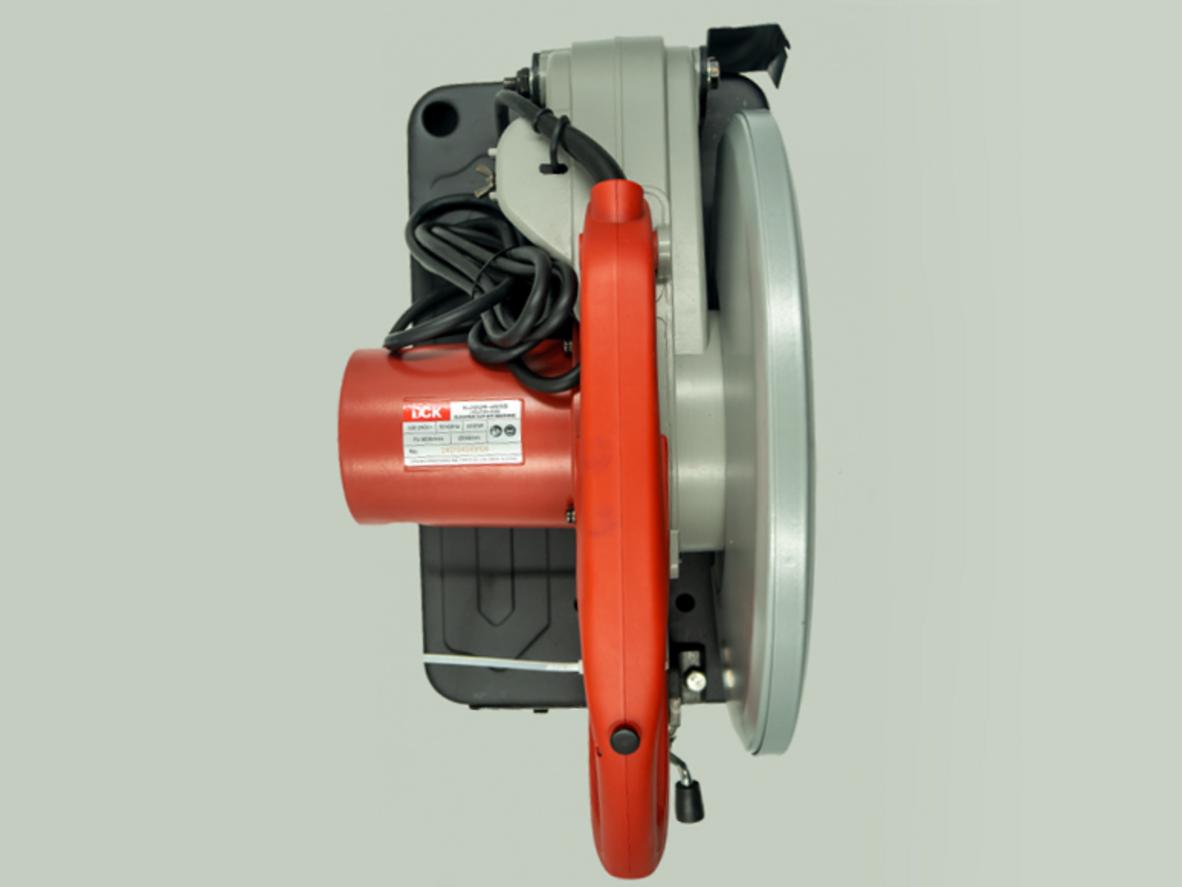 Động cơ 2200W và hệ tản nhiệt bền bỉ