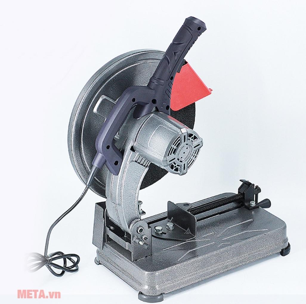 Lưỡi 355mm trên CM008 cắt sạch và ổn định.