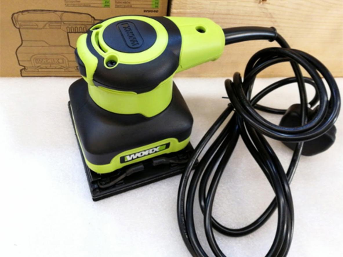 Thiết kế ergonomic, nhẹ giúp thao tác thoải mái cho cả ngày làm việc.