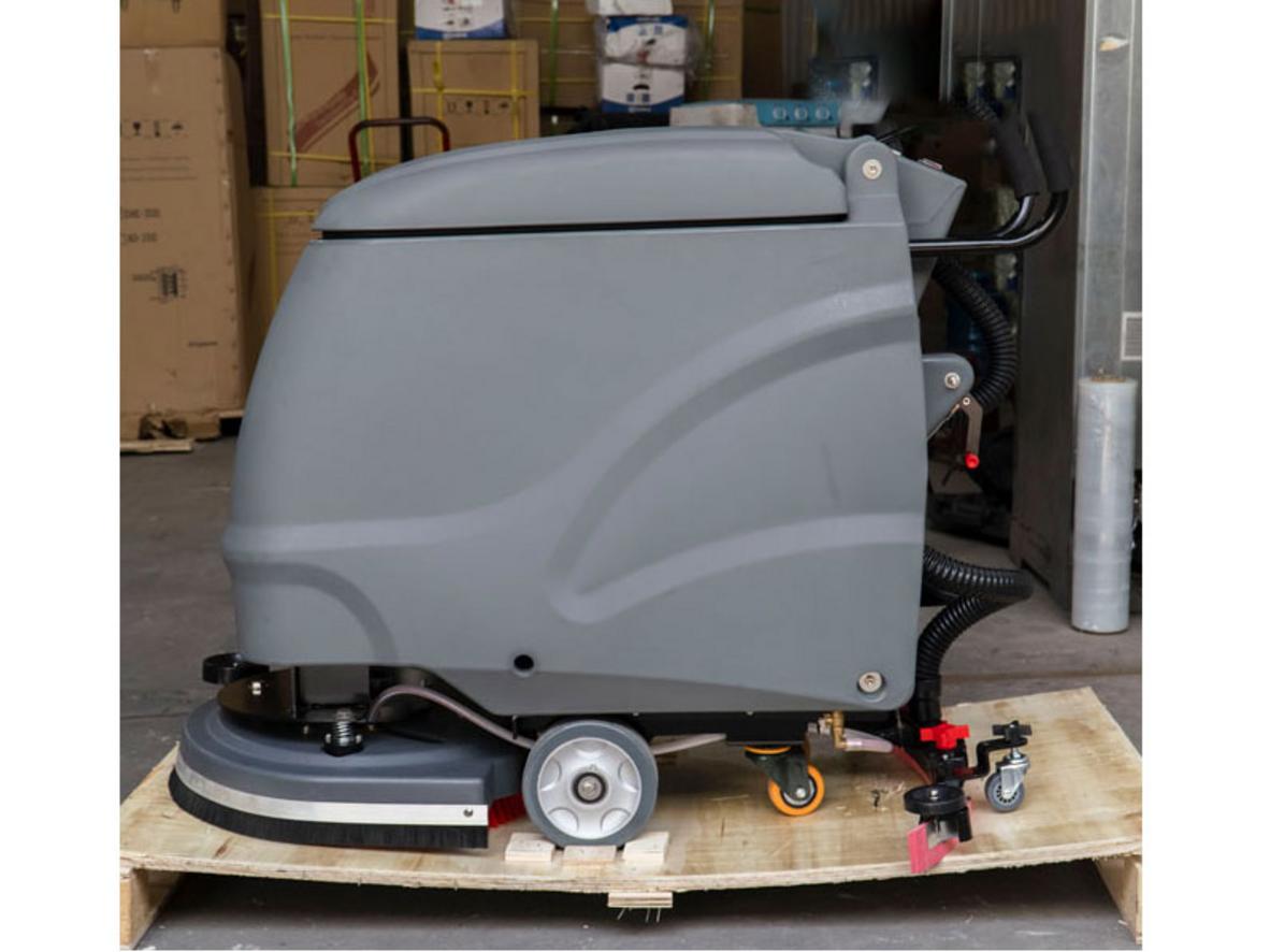 Motor chà & hút, chi tiết bàn chải và đầu hút CSR image (close-up).