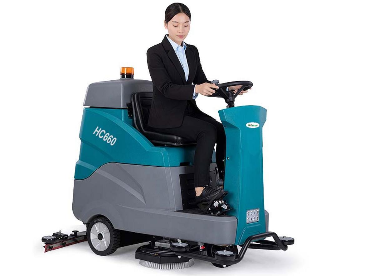 Tổng quan Máy chà sàn ngồi lái HiClean HC660