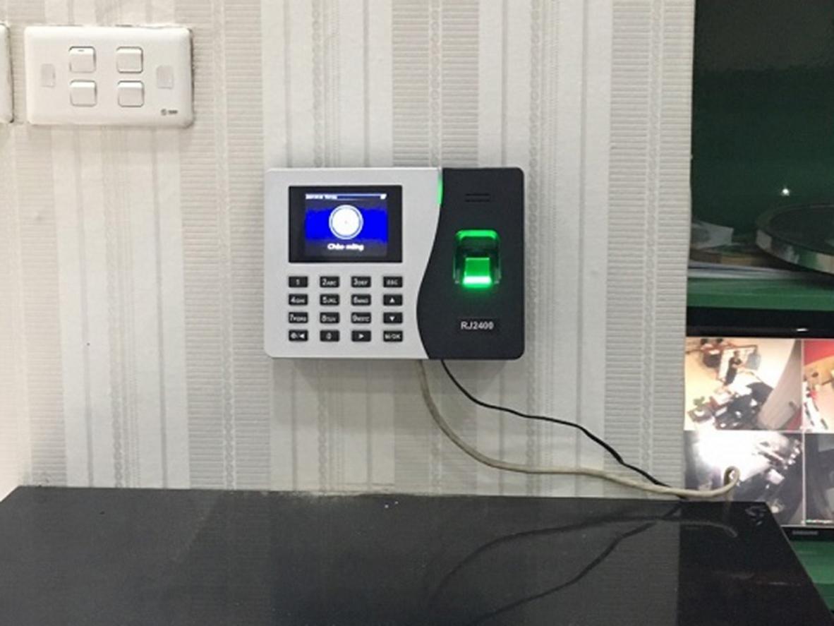 Tổng quan Máy chấm công vân tay Ronald Jack RJ2400