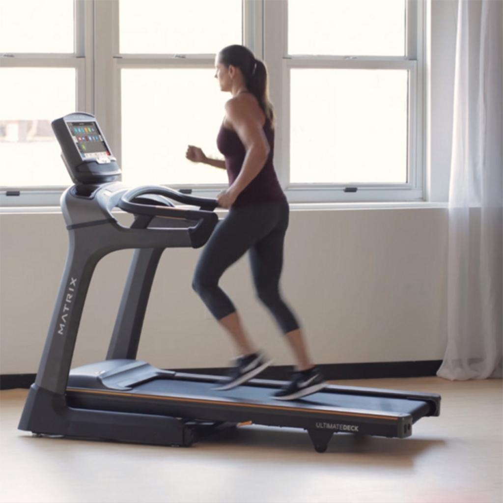 Tổng quan Máy chạy bộ Matrix TF30 XIR