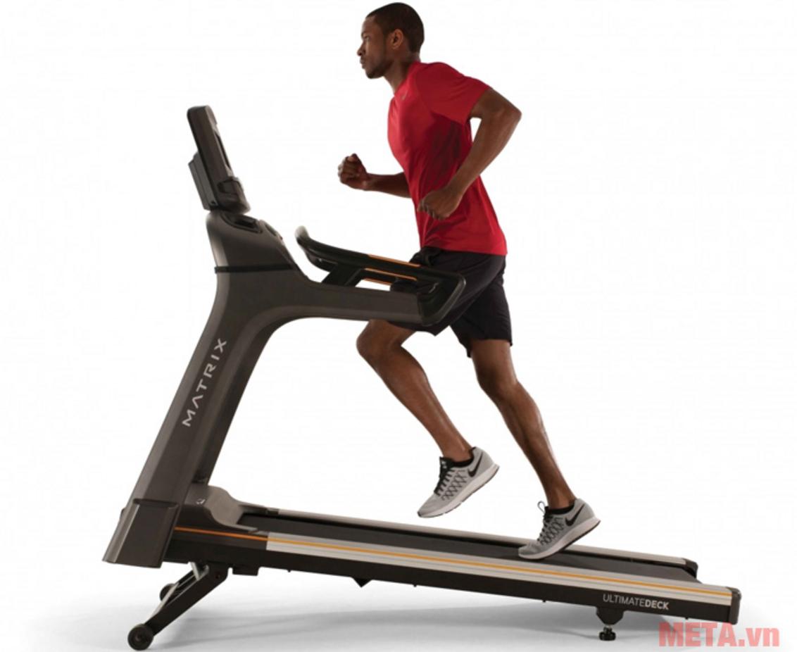 Tổng quan Máy chạy bộ Matrix TF50 XIR