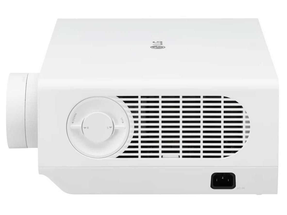 So sánh chất lượng hình ảnh 4K trên BU53RG với màn chiếu lớn (demo thực tế).","imagePrompt":"Close-up of a 4K projected image in a living room and meeting room setup showing fine detail and color accuracy.