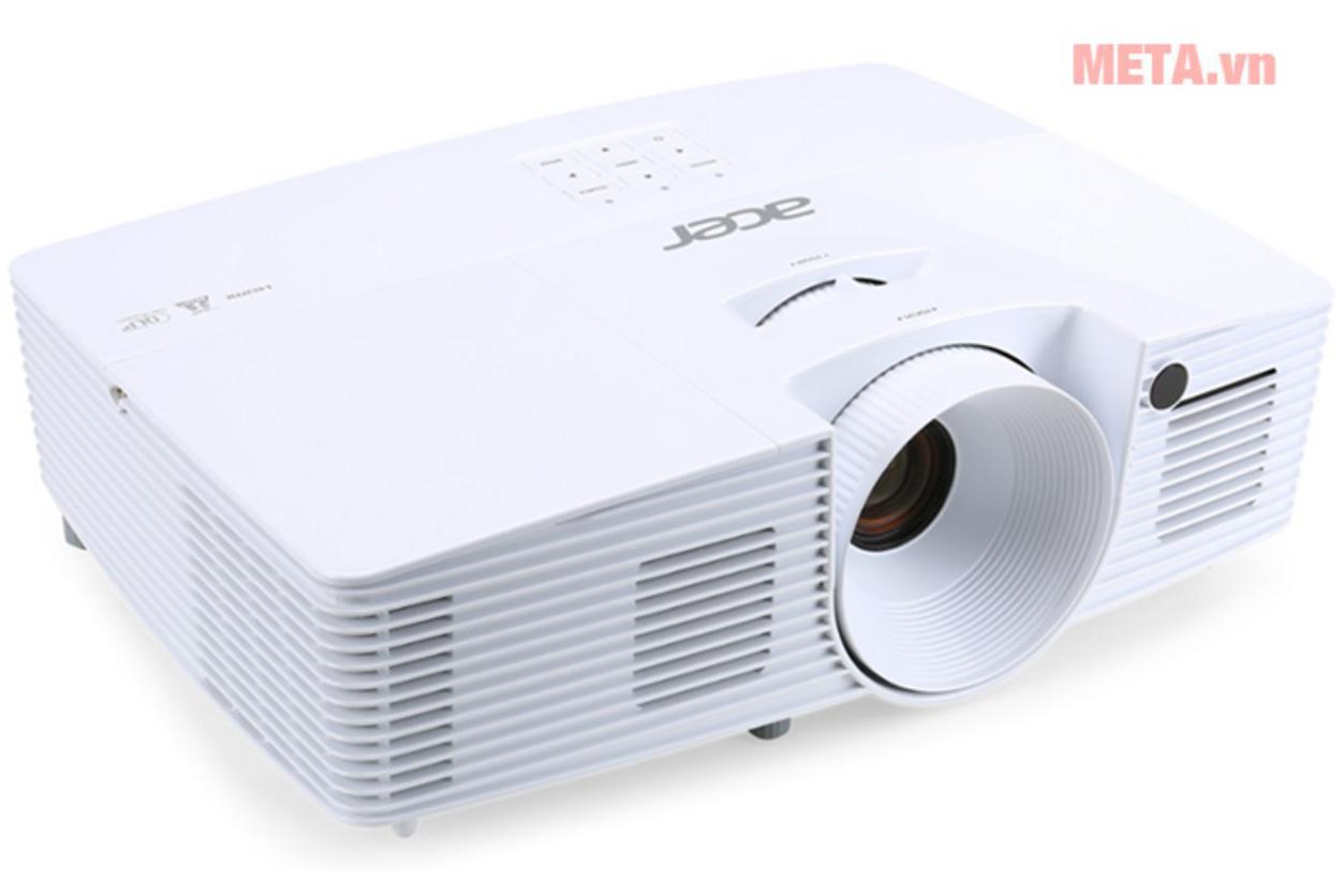 Trình chiếu sáng rõ trong phòng khách có ánh sáng ban ngày (3.600 Lumens).