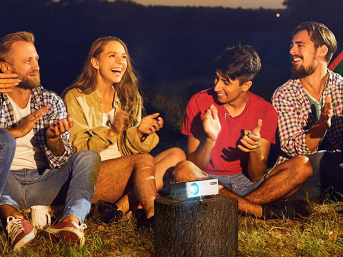 Máy gọn nhẹ, đặt trên tripod hoặc bàn khi dùng ngoài trời.
