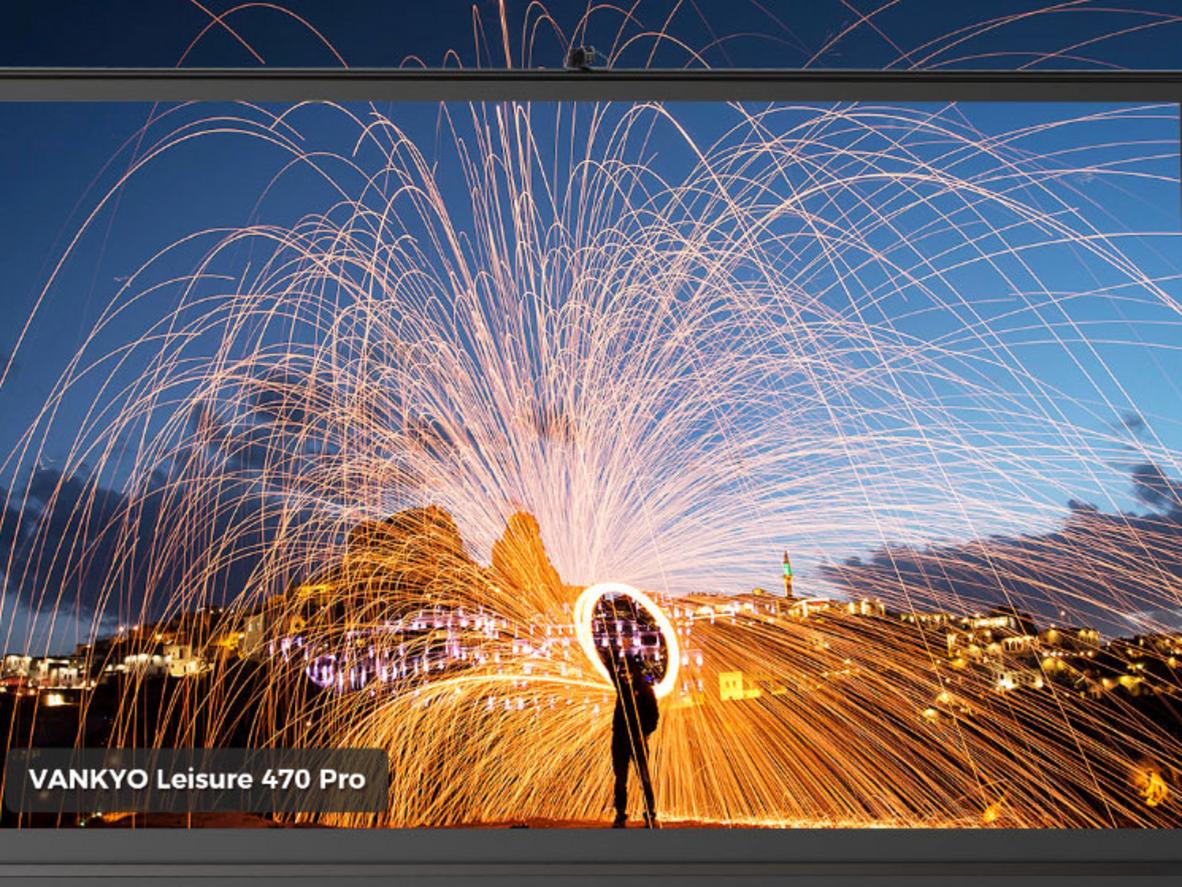 Biểu đồ so sánh tuổi thọ đèn & chi phí vận hành với TV cỡ lớn.