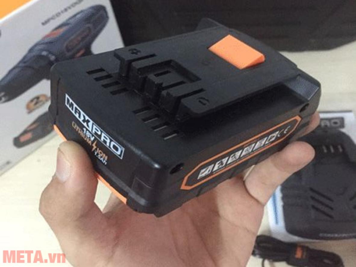 Thiết kế nhẹ, tay cầm công thái học