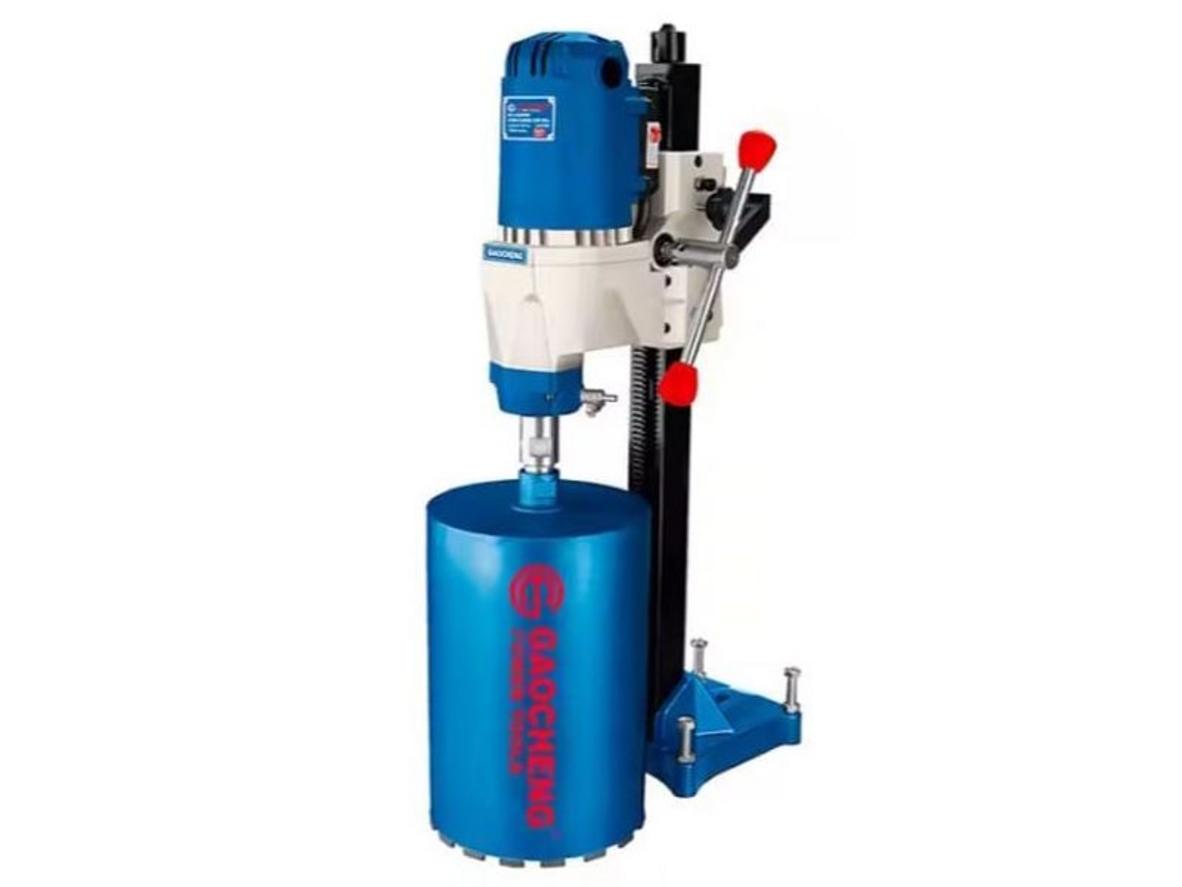 Công suất mạnh mẽ 3.400W giúp khoan nhanh trên bê tông cường độ cao