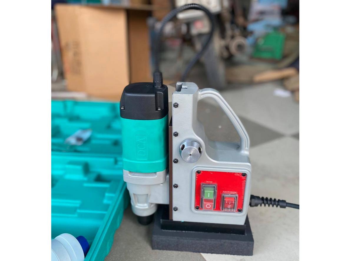 Tổng quan Máy khoan từ DCA AJC23 1.500W
