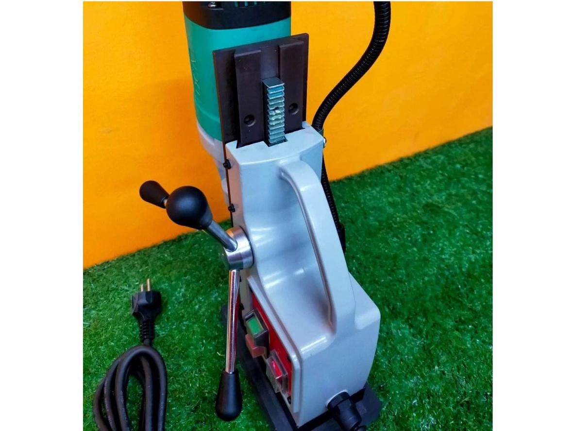 Hành trình 140mm phù hợp khoan sâu