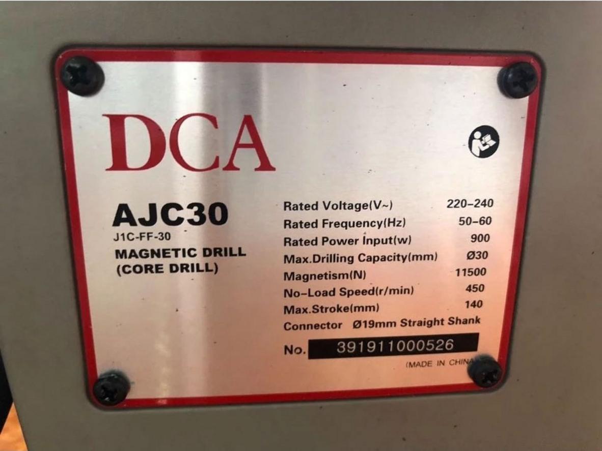 Lực hút 11.500N giữ máy cố định