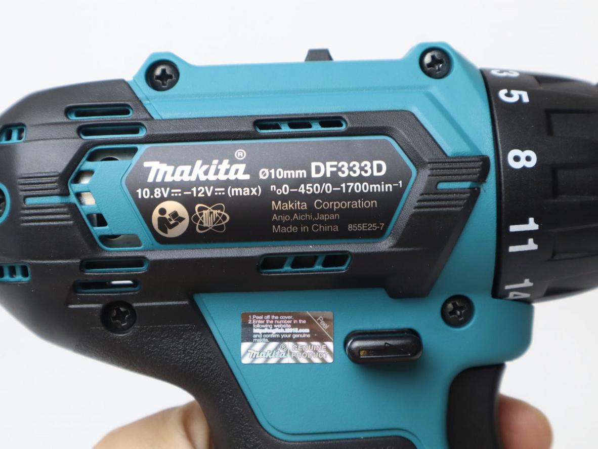 Thiết kế nhỏ gọn, nhẹ giúp thao tác dễ dàng trong không gian hẹp