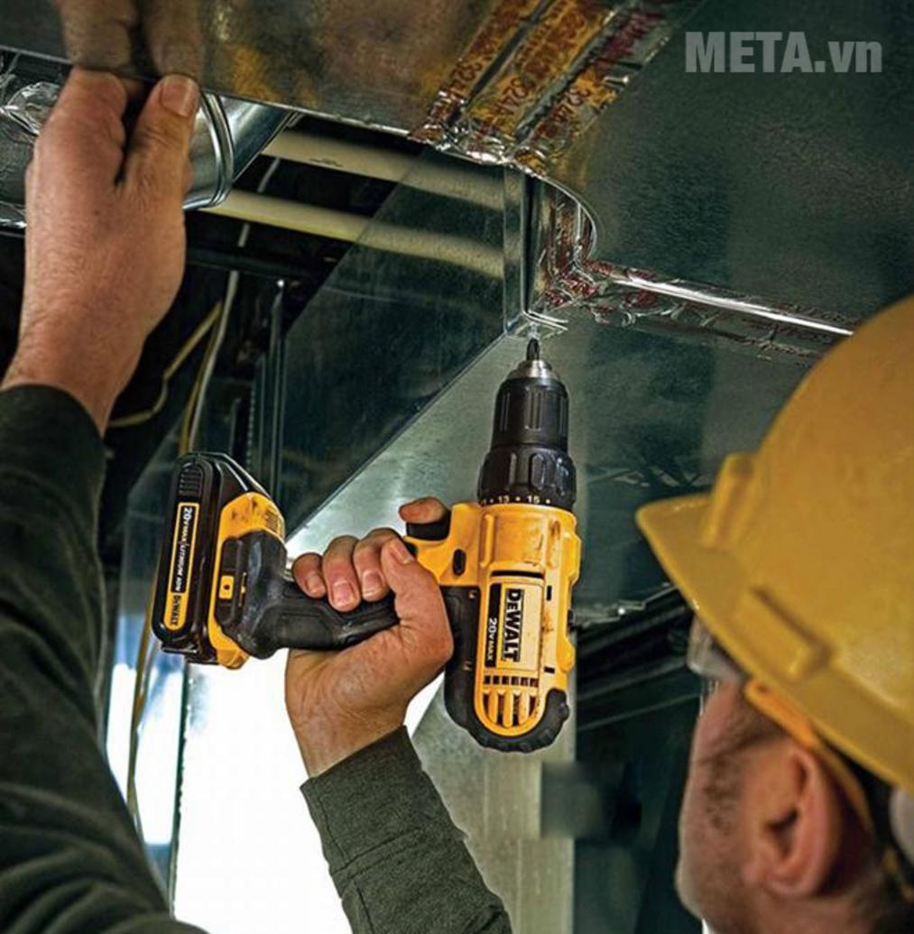 Tổng quan Máy khoan vặn vít dùng pin DeWalt DCD700C1 - 10.8V