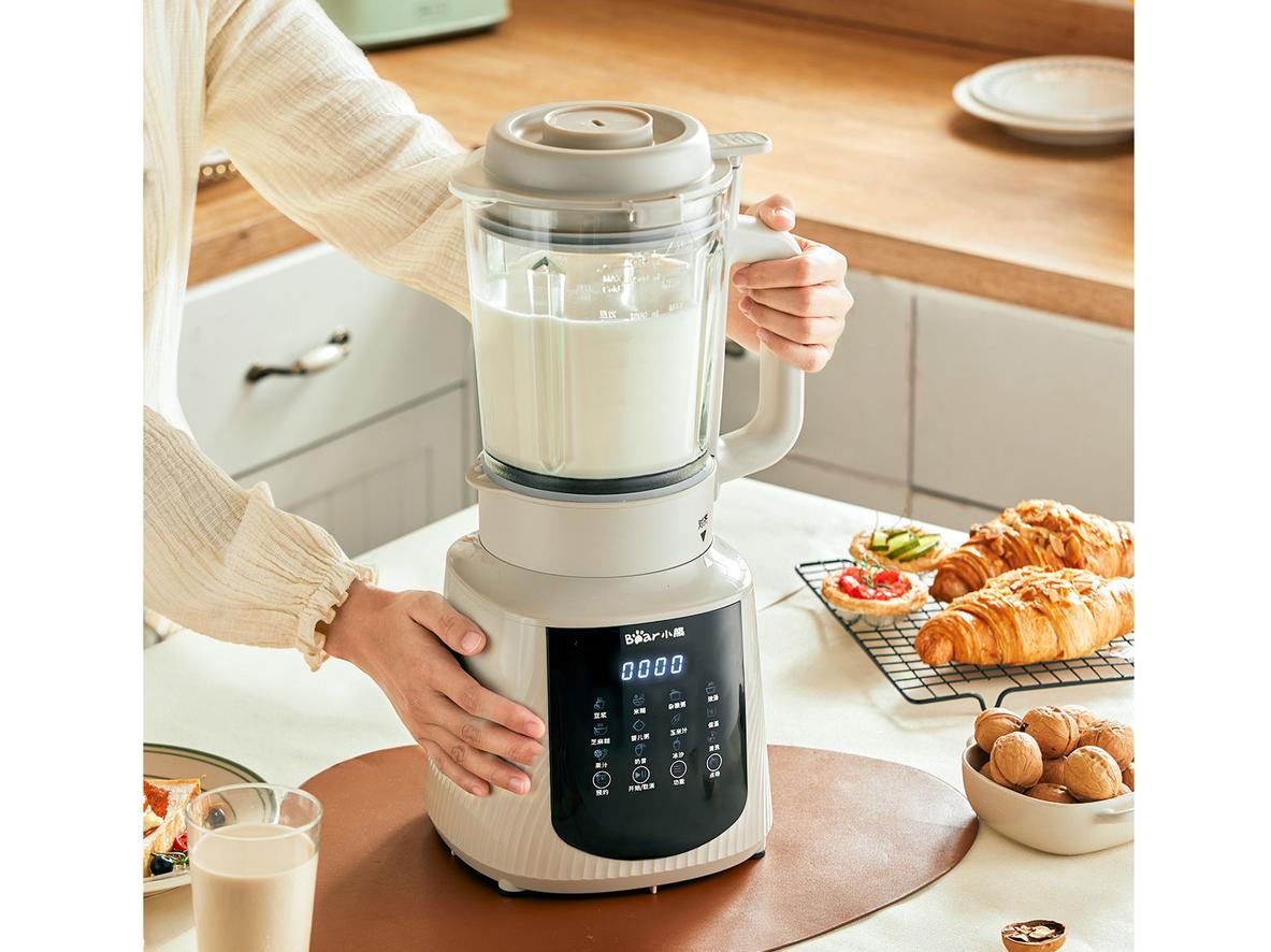 Lưỡi dao 8 cánh và 12 chế độ tự động cho nhiều món