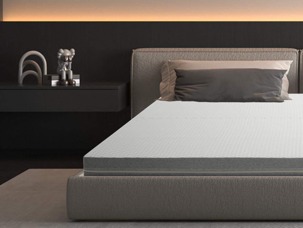 Lớp Memory Foam ôm sát cơ thể — giảm áp lực vùng cột sống.