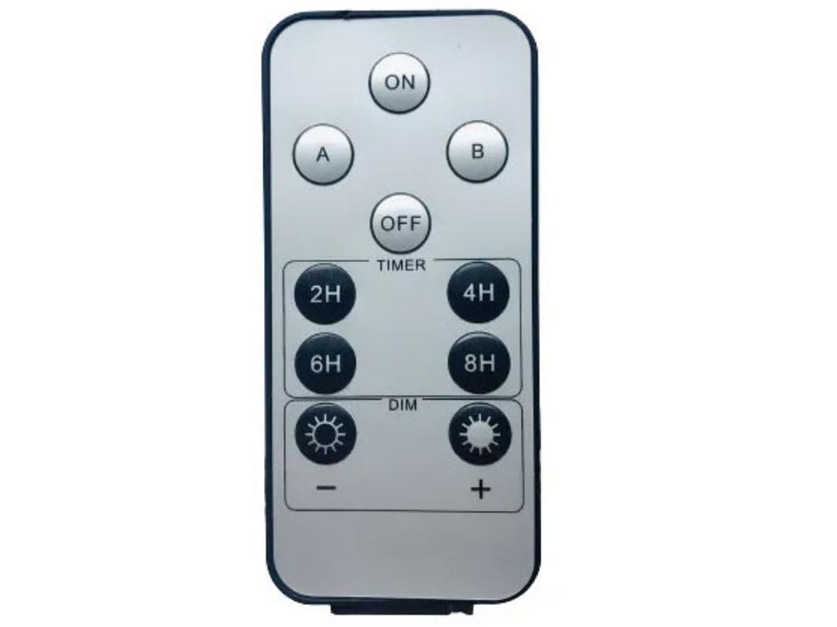Tấm pin 4W sạc hiệu quả trong 6–8 giờ.