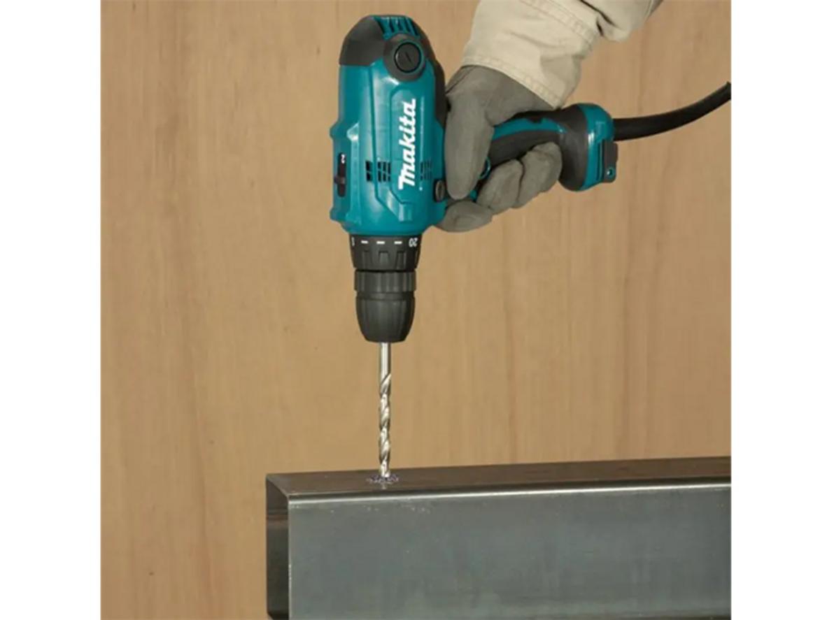 Mô-men xoắn cao và đầu kẹp không khóa cho thao tác nhanh