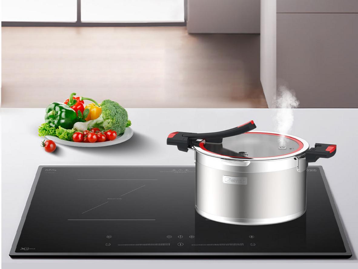 Nắp kính chịu nhiệt với 3 vị trí gài và lỗ thoát hơi chống trào.