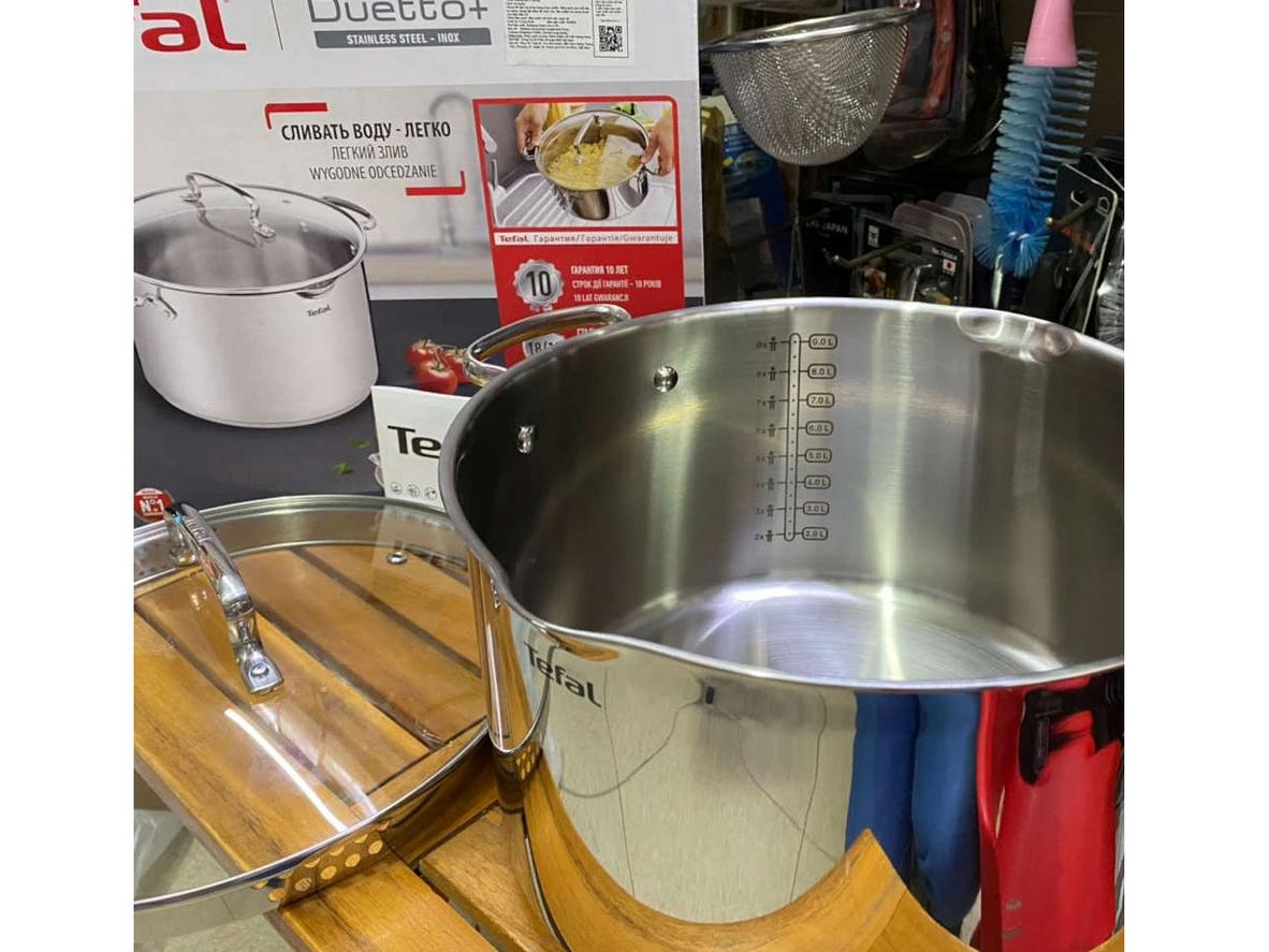Nắp kính thông minh với lỗ chắt và vòi rót