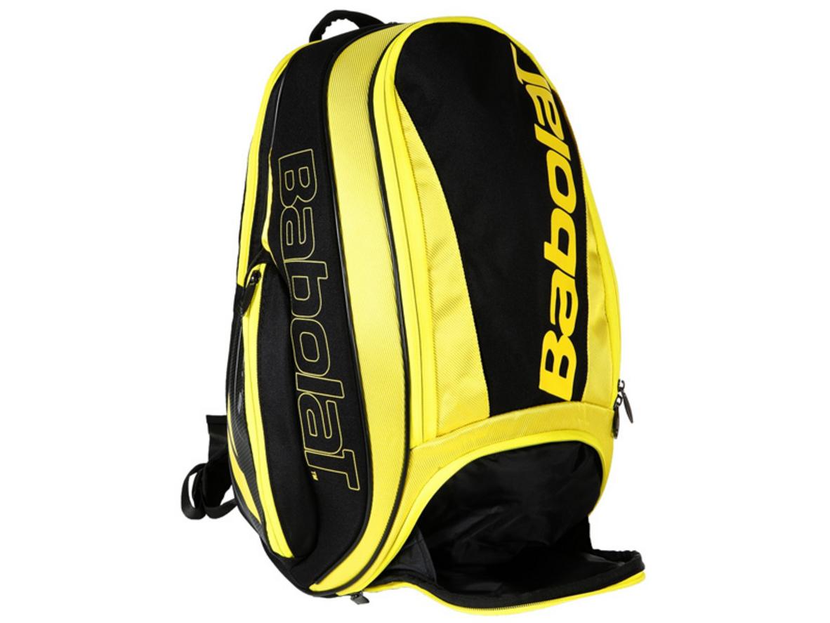 Ngăn giày thông thoáng, tách đồ bẩn.