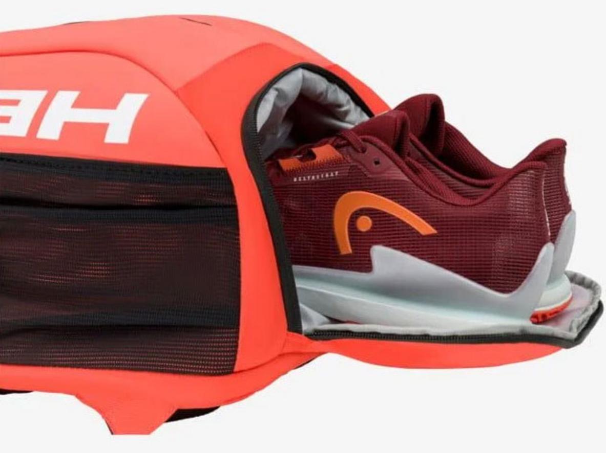 Ngăn vợt đệm bảo vệ (chứa đến 2 vợt)