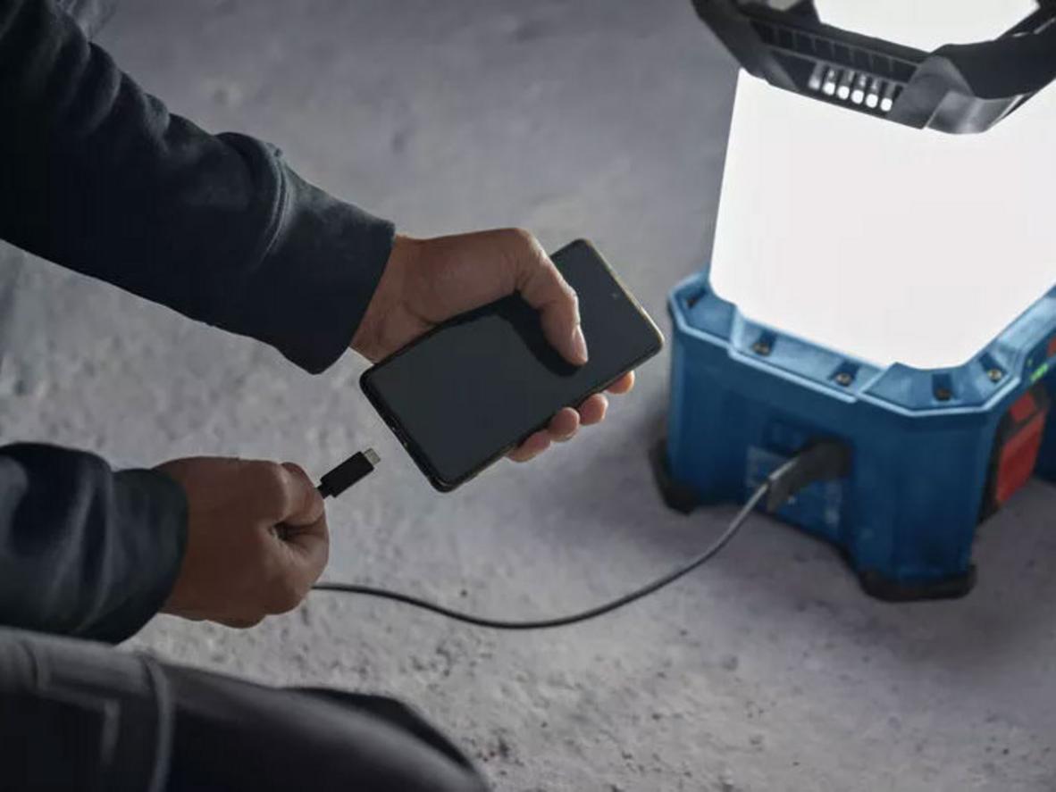 Hybrid power: Pin 18V hoặc AC