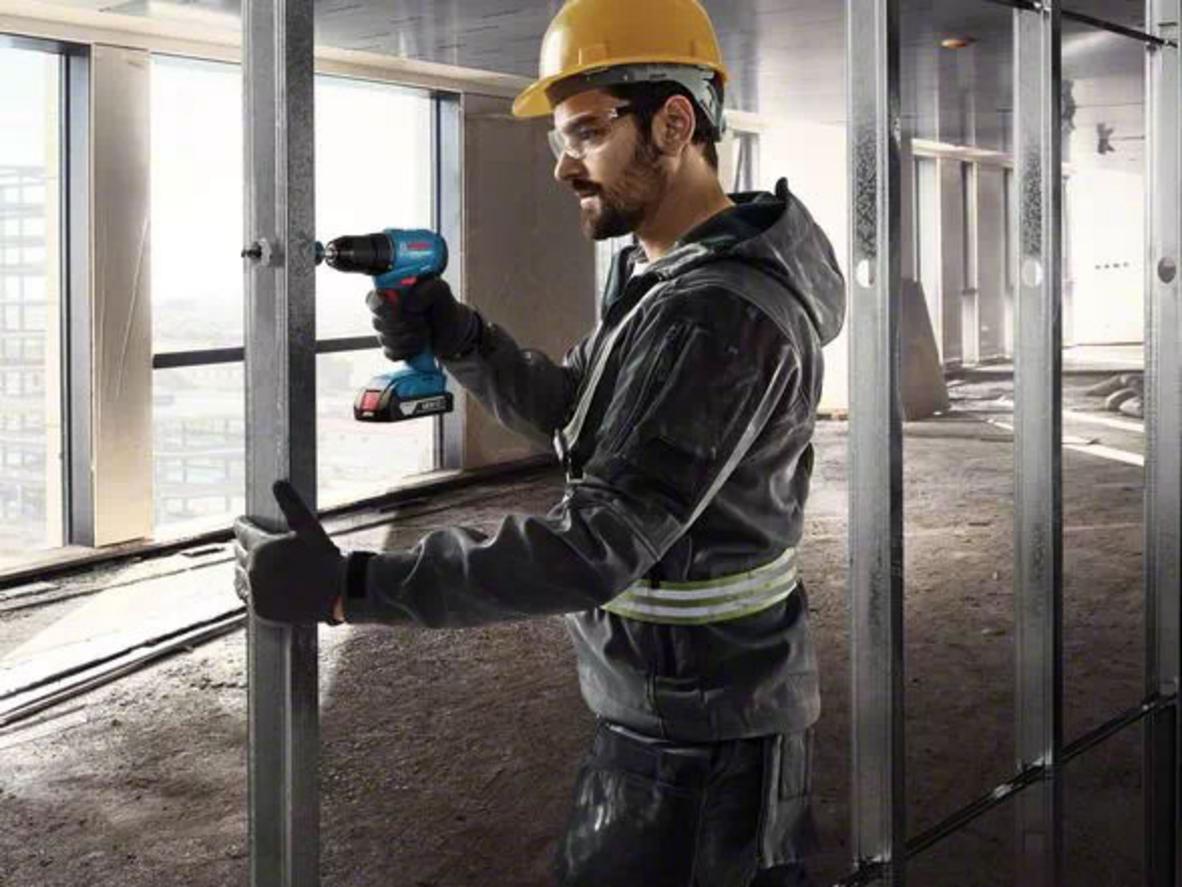 Nhỏ gọn và đầu cặp kim loại — thao tác dễ và bền.