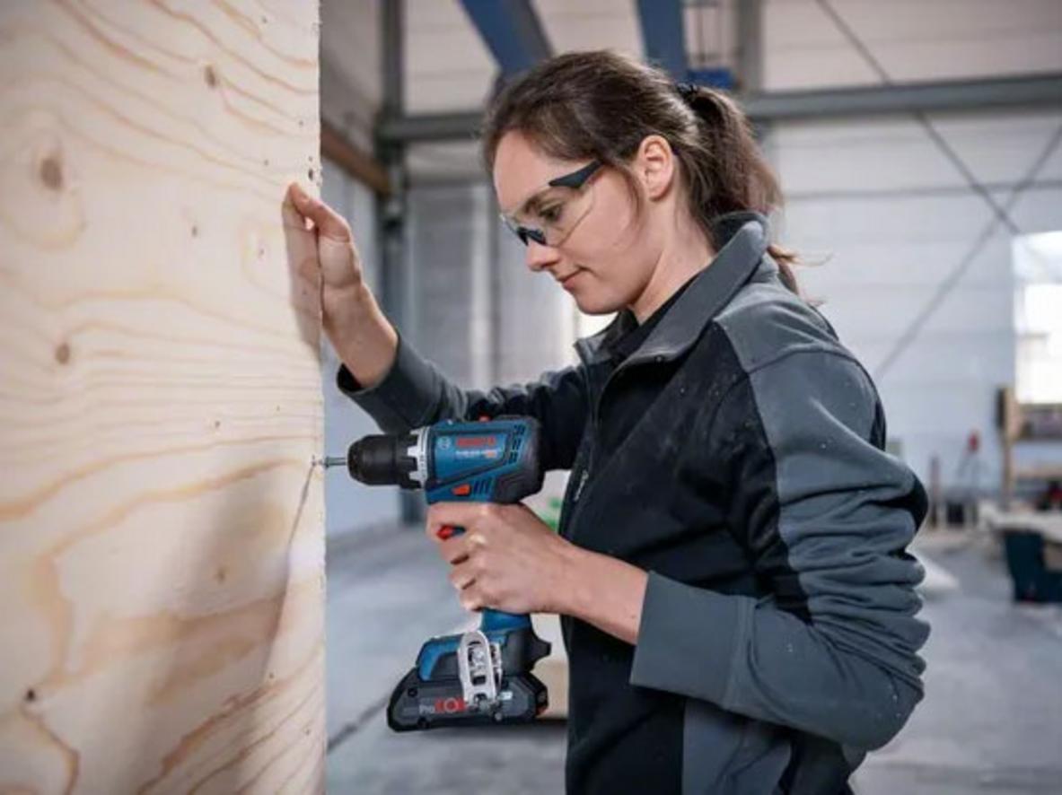 Nhỏ gọn, nhẹ và tương thích pin 18V