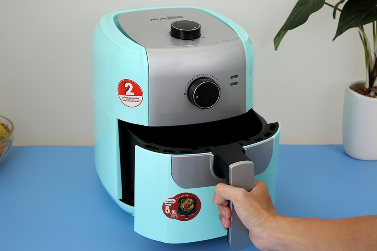 Dung tích 5.5 lít phù hợp bữa gia đình