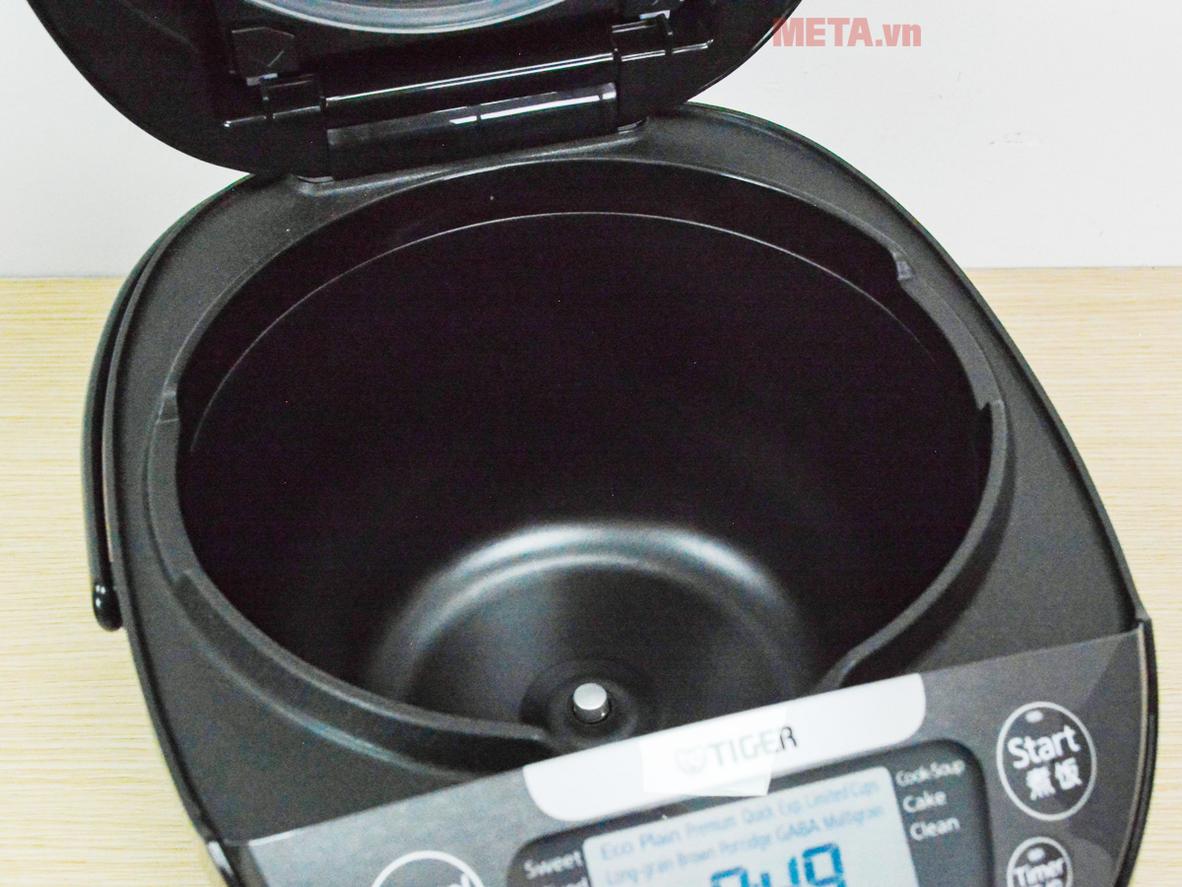 Lòng nồi 3 lớp men gốm Cordierite dày ~1.7mm.