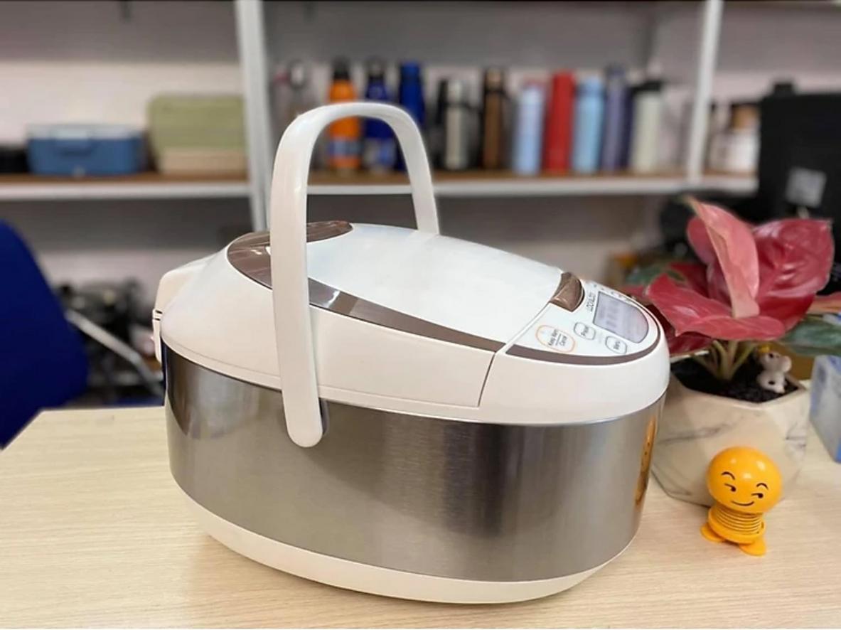 Tổng quan Nồi cơm điện Lock&Lock EJR351BRW - 1.8 lít