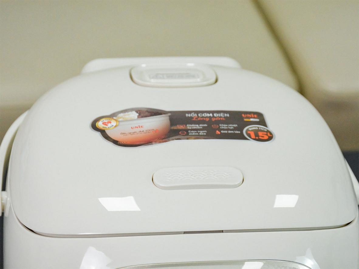 Tổng quan Nồi cơm điện lòng gốm tự nhiên Unie URC815 - 1.5 lít