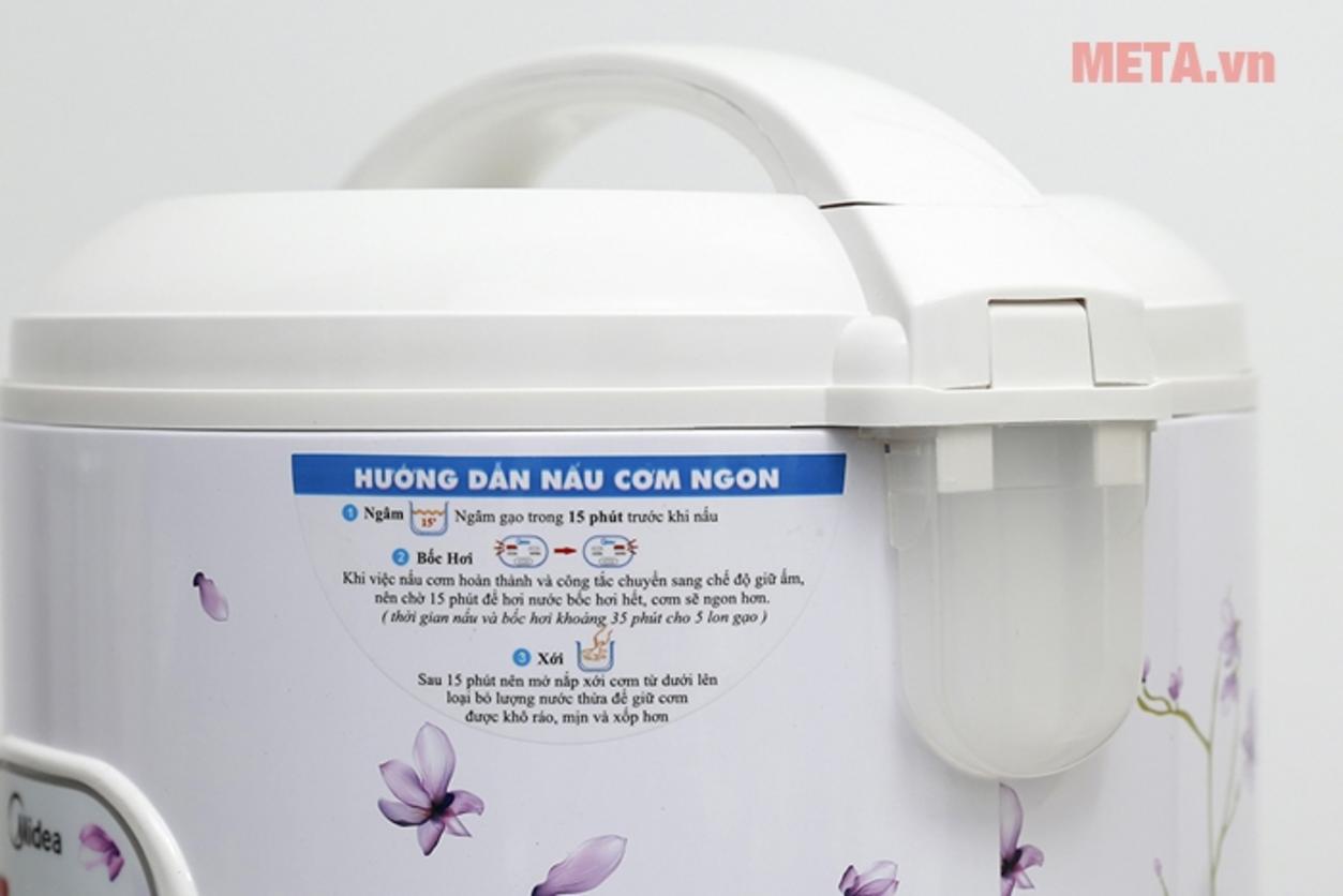Dung tích 1.8 lít và xửng hấp tiện lợi