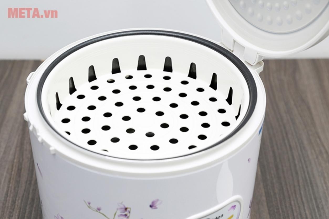 Dung tích 1.8 lít và xửng hấp tiện lợi