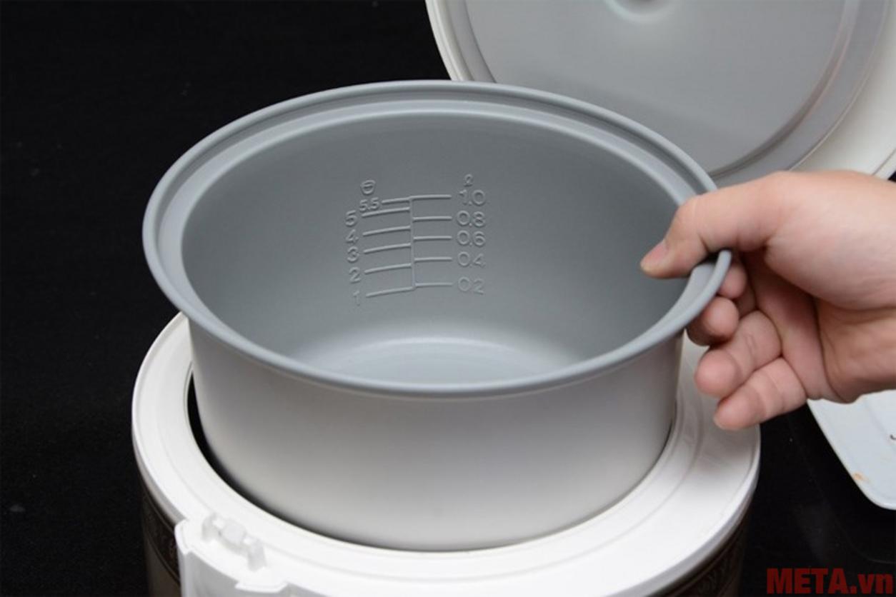 Công suất 485W: nấu nhanh và tiết kiệm điện