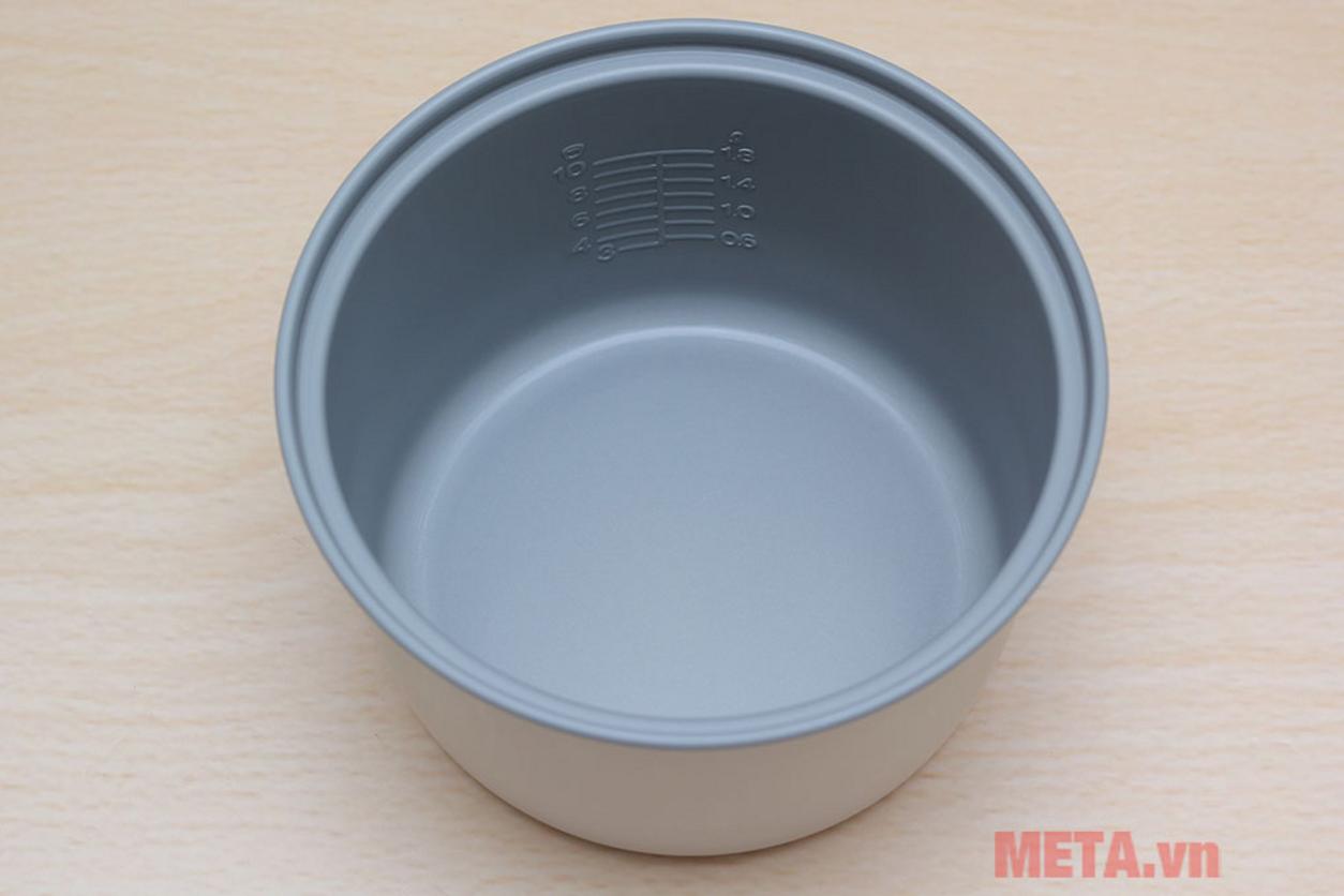 Dung tích 1.8 lít phù hợp cho gia đình 4–6 người