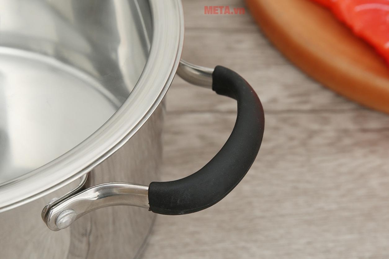 Vung kính cường lực và quai inox chắc chắn
