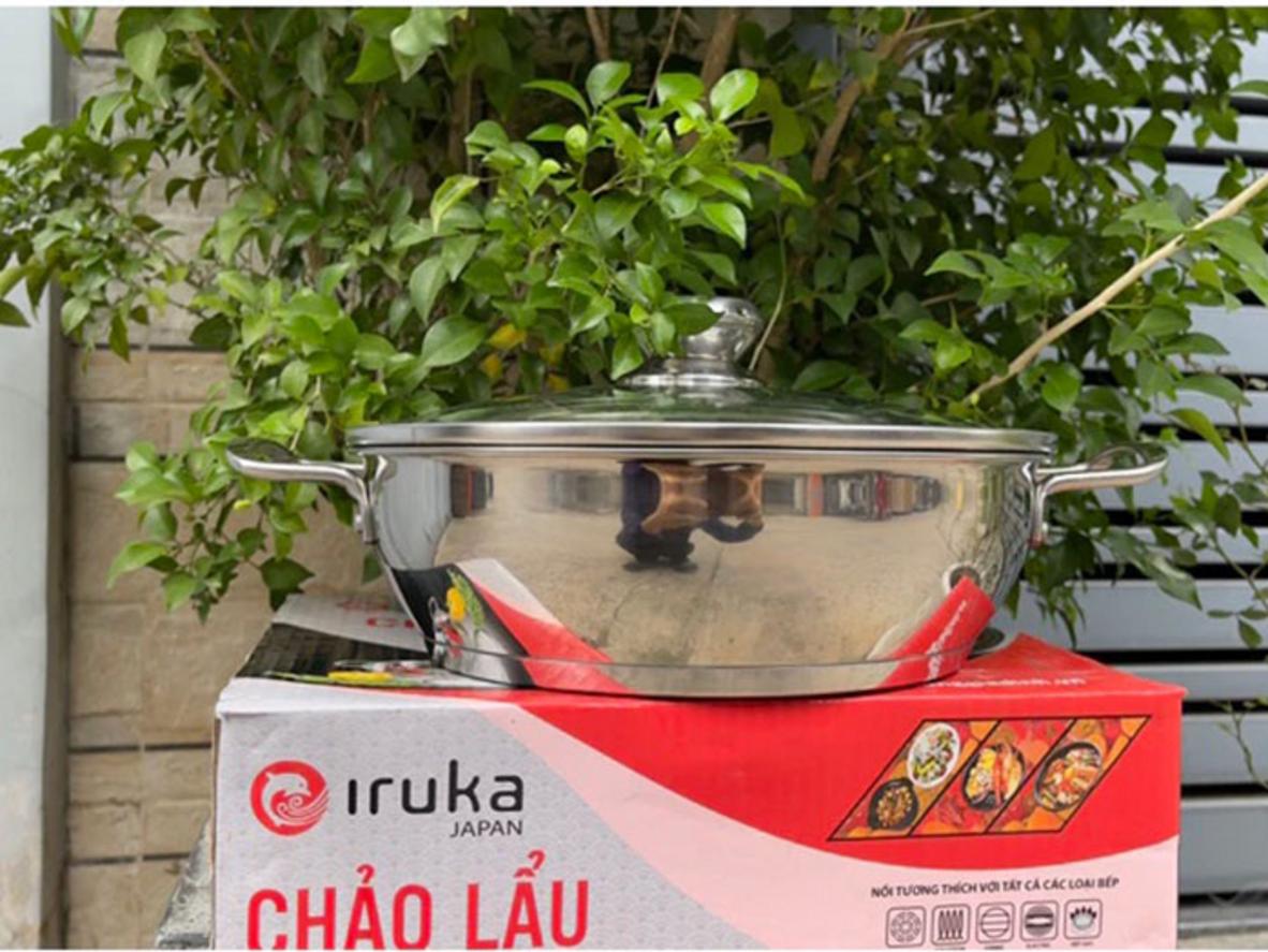 Cấu tạo đáy 3 lớp: truyền nhiệt nhanh, giữ nhiệt lâu.