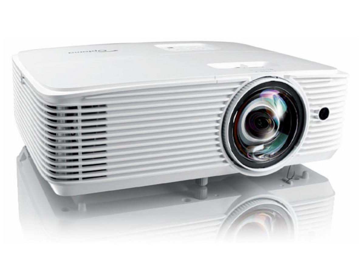 Độ sáng 3.800 ANSI Lumens — rõ trong phòng có ánh sáng