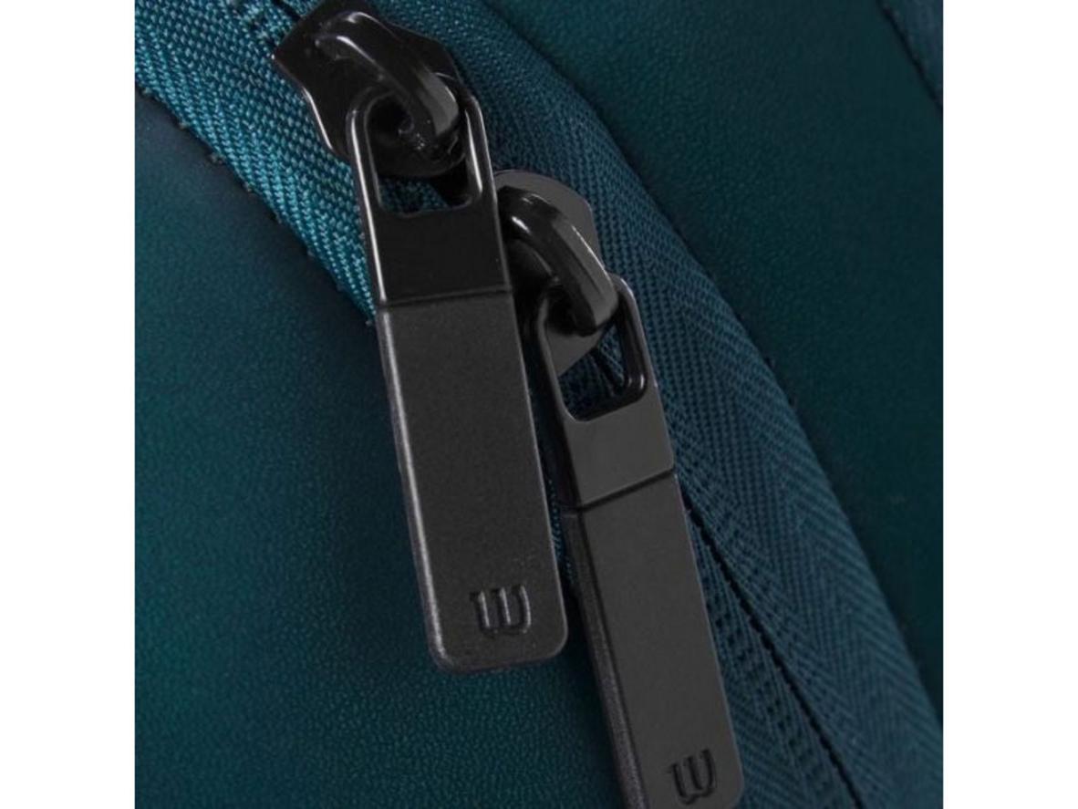 Ngăn đựng vợt có lót đệm chống sốc